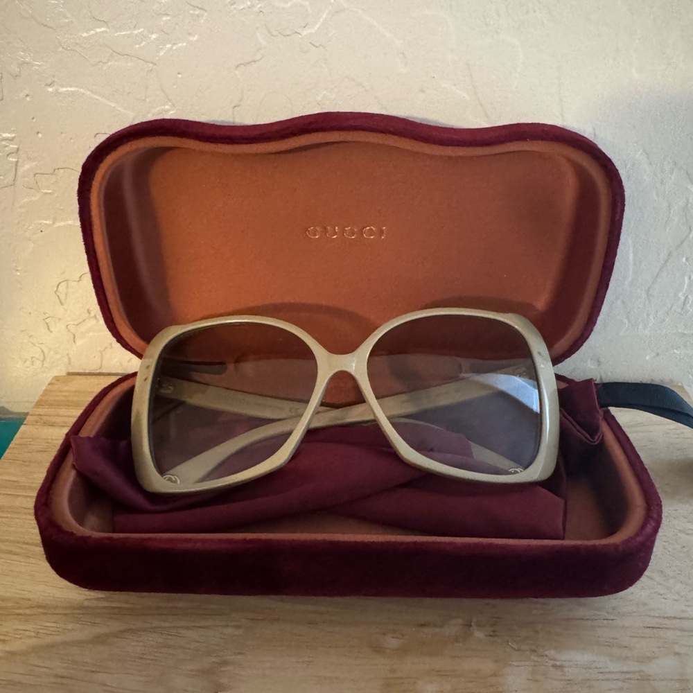 Gucci Beige Oversized Square Women's Sunglasses with Gradient Lenses